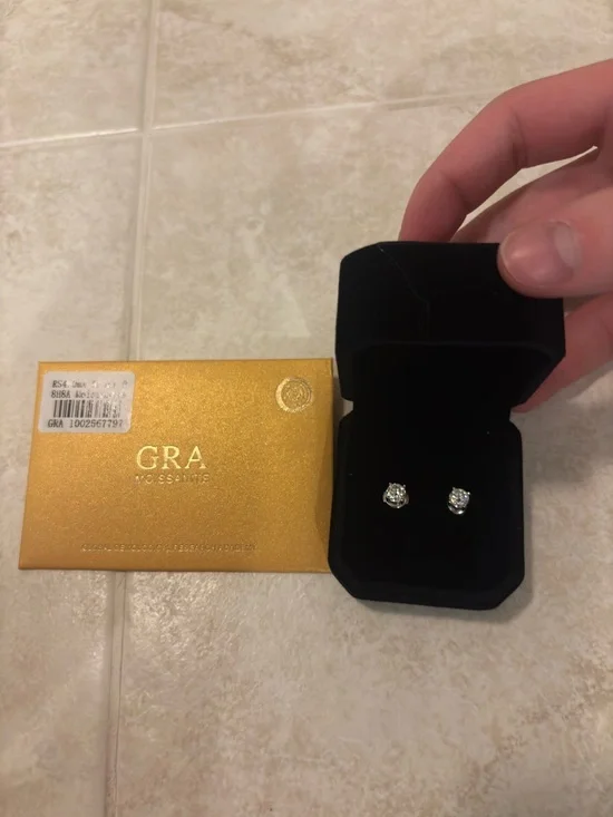 VVS-1 GRA certified 4mm .03ct moissanite diamond earrings - Picture 6 of 6